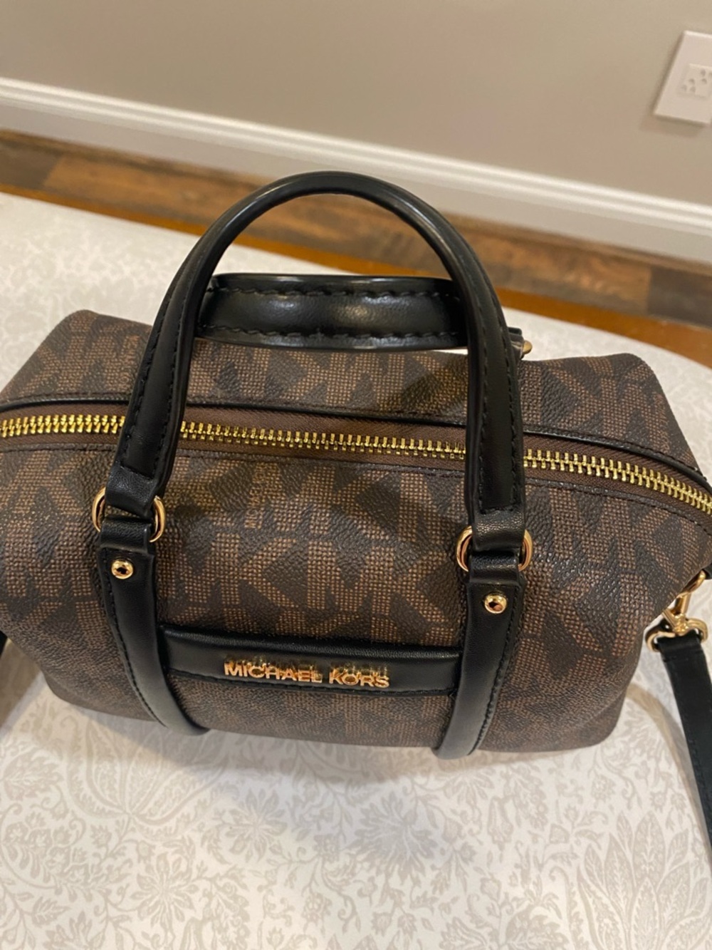 Michael Kors Becky Brown Monogram Satchel - Picture 4 of 9